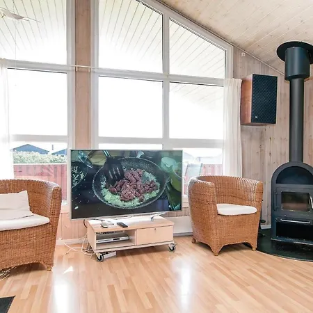 Beautiful Home In Hjorring With Sauna Ferienhaus *