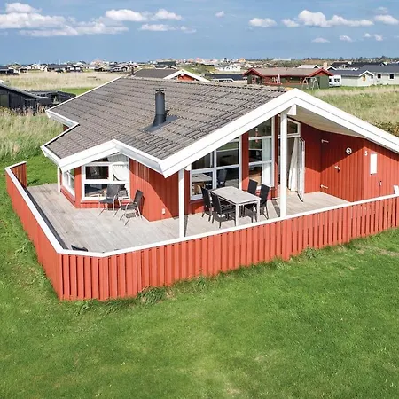 Beautiful Home In Hjorring With Sauna Ferienhaus