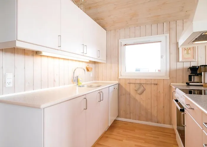 Three-bedroom In * 约灵